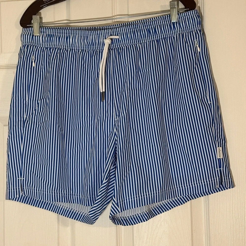 NWT/NIP - Men’s maamgic swim shorts.
